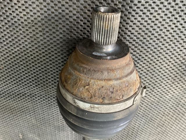 bontott AUDI A3 Bal Féltengely