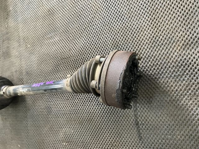 bontott AUDI A3 Bal Féltengely