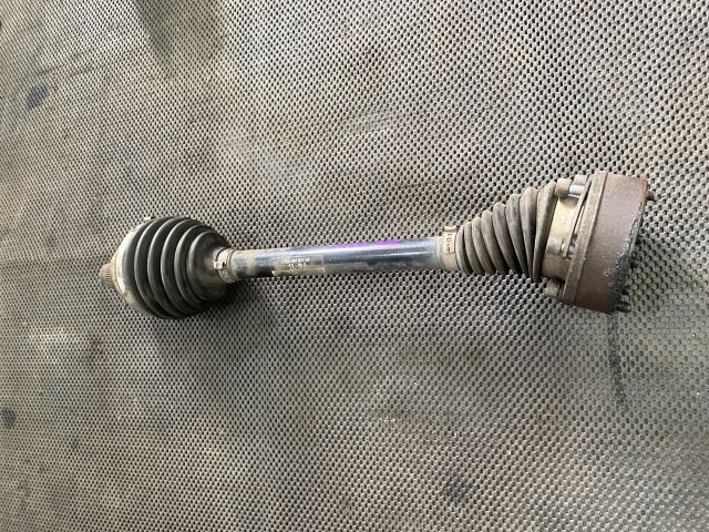 bontott AUDI A3 Bal Féltengely