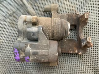 bontott AUDI A3 Bal hátsó Féknyereg Munkahengerrel