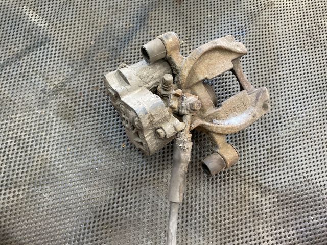 bontott AUDI A3 Bal hátsó Féknyereg Munkahengerrel