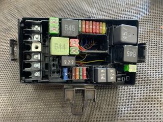 bontott AUDI A3 Biztosítéktábla Motortér