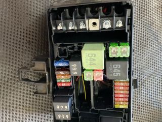 bontott AUDI A3 Biztosítéktábla Motortér