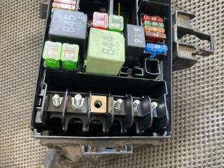 bontott AUDI A3 Biztosítéktábla Motortér