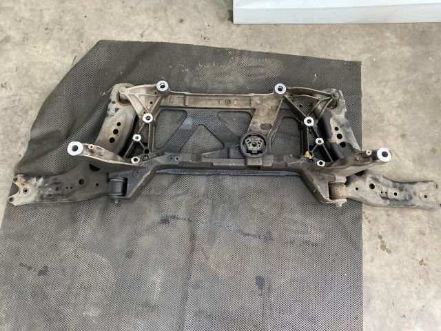 bontott AUDI A3 Első Bölcső