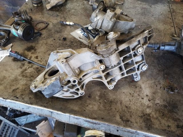 bontott AUDI A3 Generátor Tartó Bak