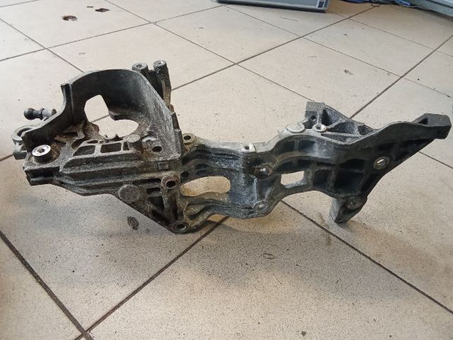 bontott AUDI A3 Generátor Tartó Bak