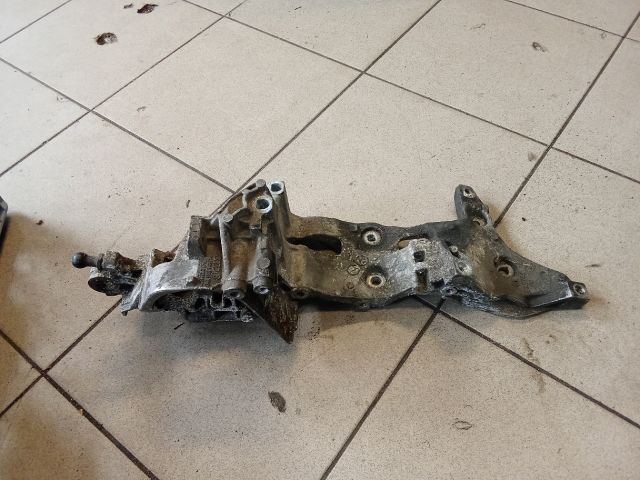 bontott AUDI A3 Generátor Tartó Bak