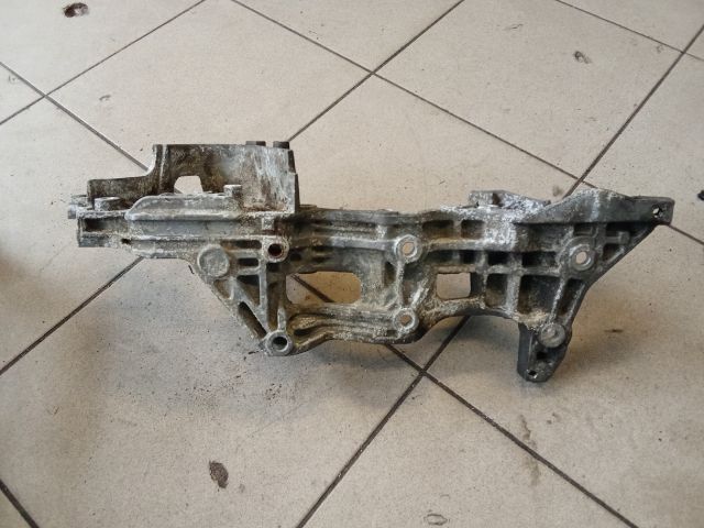 bontott AUDI A3 Generátor Tartó Bak