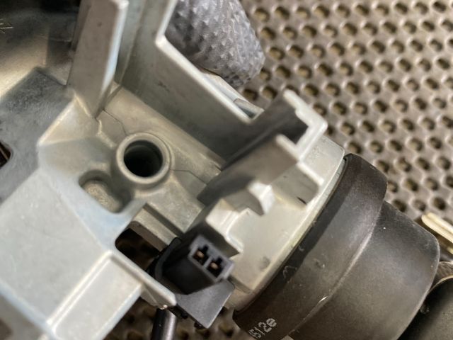 bontott AUDI A3 Gyújtáskapcsoló Házzal