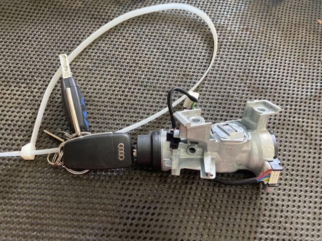 bontott AUDI A3 Gyújtáskapcsoló Házzal