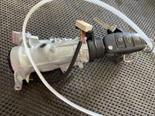 bontott AUDI A3 Gyújtáskapcsoló Házzal