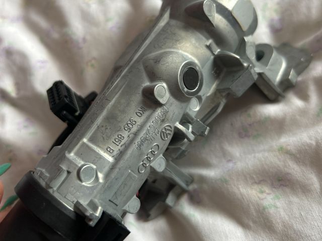 bontott AUDI A3 Gyújtáskapcsoló Házzal