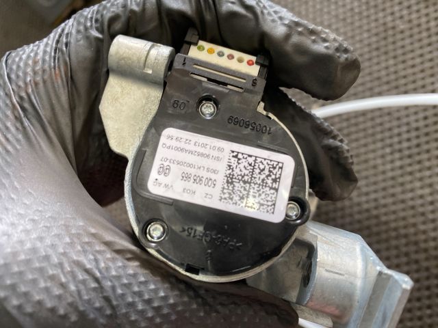 bontott AUDI A3 Gyújtáskapcsoló Házzal