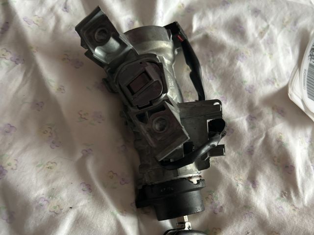 bontott AUDI A3 Gyújtáskapcsoló Házzal