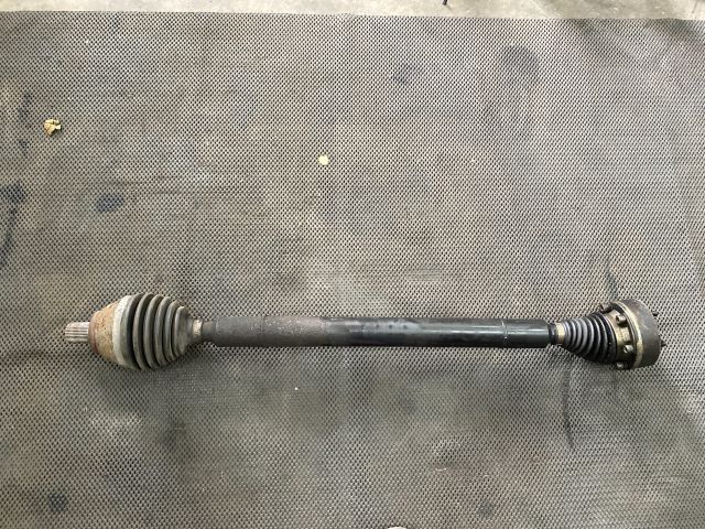 bontott AUDI A3 Jobb Féltengely