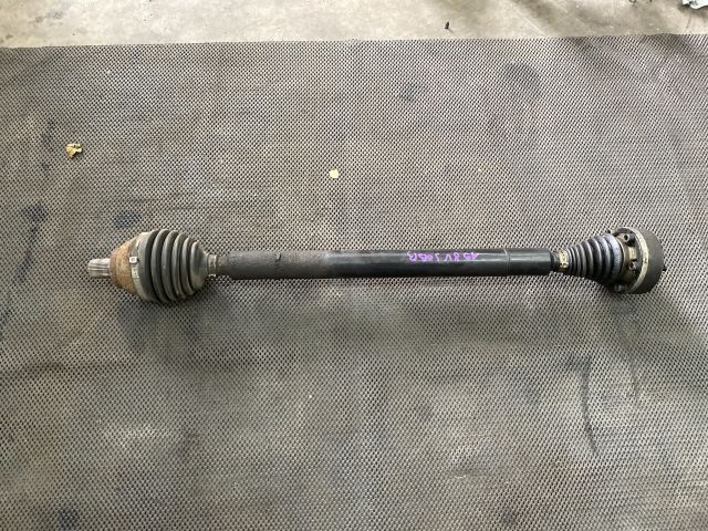 bontott AUDI A3 Jobb Féltengely