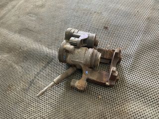 bontott AUDI A3 Jobb hátsó Féknyereg Munkahengerrel