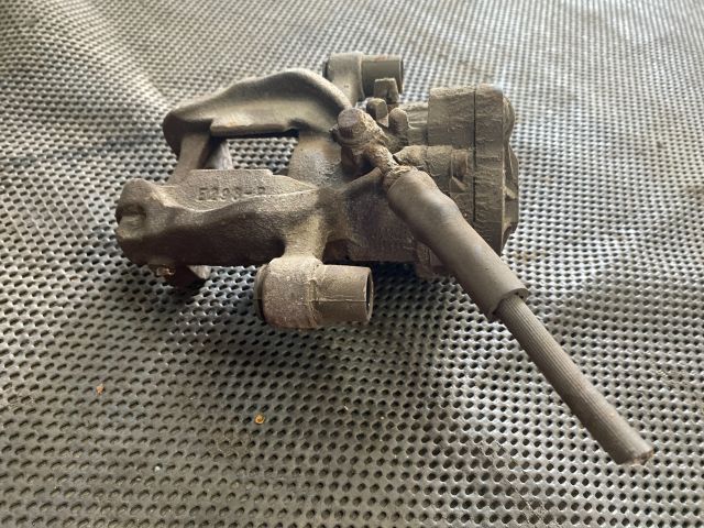 bontott AUDI A3 Jobb hátsó Féknyereg Munkahengerrel