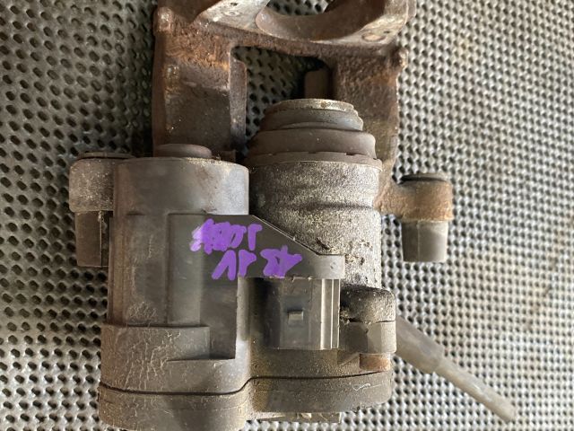 bontott AUDI A3 Jobb hátsó Féknyereg Munkahengerrel