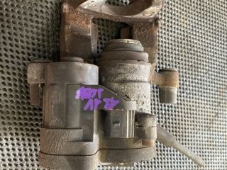 bontott AUDI A3 Jobb hátsó Féknyereg Munkahengerrel