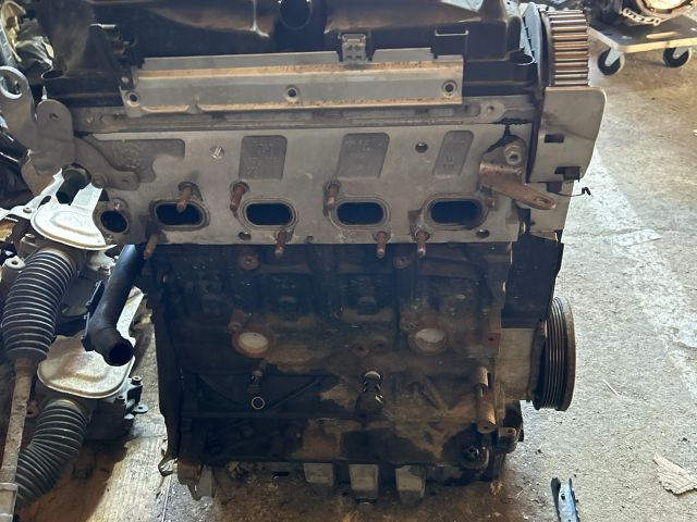 bontott AUDI A3 Motor (Fűzött blokk hengerfejjel)