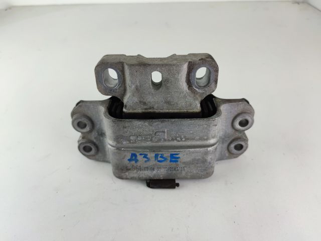 bontott AUDI A3 Motor Tartó Bak Bal