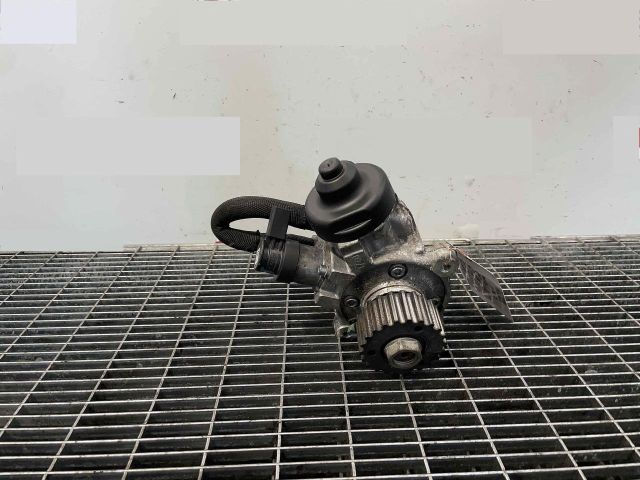 bontott AUDI A3 Nagynyomású Szivattyú