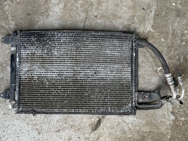 bontott AUDI A3 Vízhűtő Radiátor (Klímás)