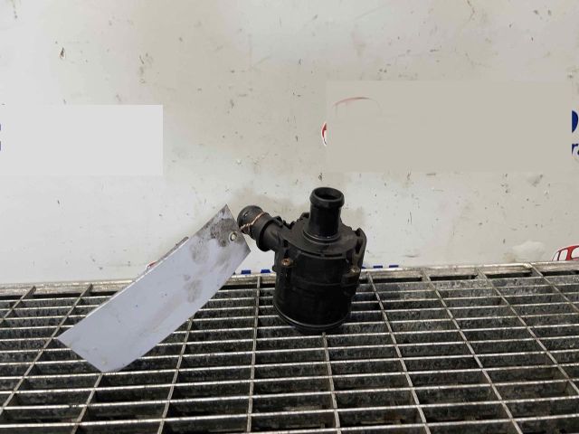 bontott AUDI A3 Vízpumpa