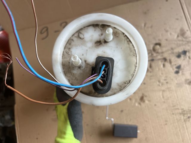 bontott AUDI A3 Üzemanyag Szivattyú