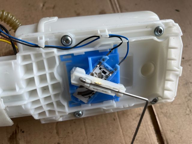 bontott AUDI A3 Üzemanyag Szivattyú