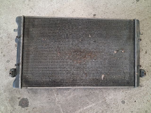 bontott AUDI A3 Vízhűtő Radiátor (Klímás)