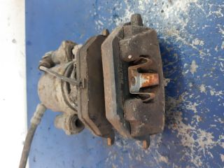 bontott AUDI A3 Bal első Féknyereg Munkahengerrel