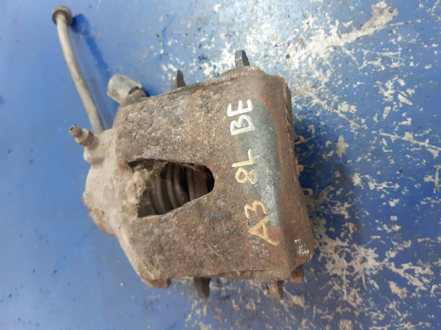 bontott AUDI A3 Bal első Féknyereg Munkahengerrel