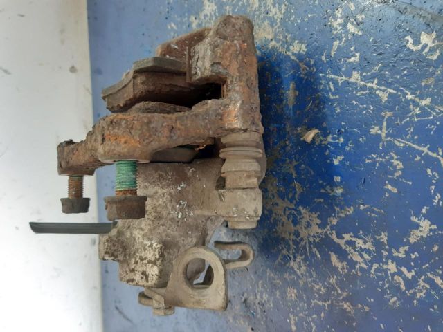 bontott AUDI A3 Bal hátsó Féknyereg Munkahengerrel