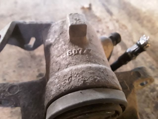 bontott AUDI A3 Bal hátsó Féknyereg Munkahengerrel