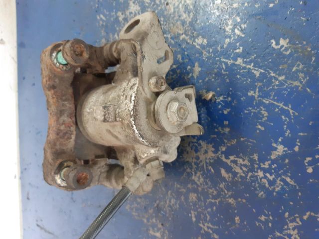 bontott AUDI A3 Bal hátsó Féknyereg Munkahengerrel