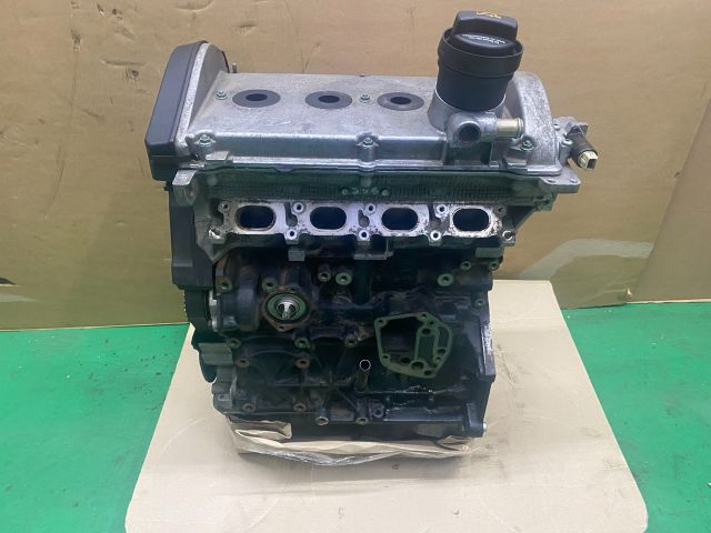 bontott AUDI A3 Motor (Fűzött blokk hengerfejjel)