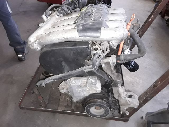 bontott AUDI A3 Motor (Fűzött blokk hengerfejjel)