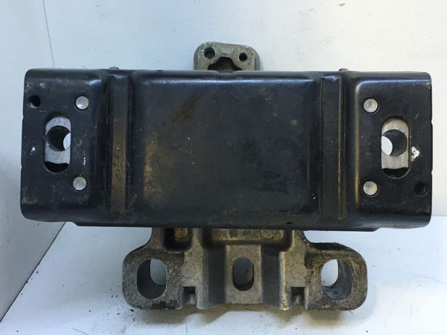 bontott AUDI A3 Motor Tartó Bak (Pozíciófüggetlen)