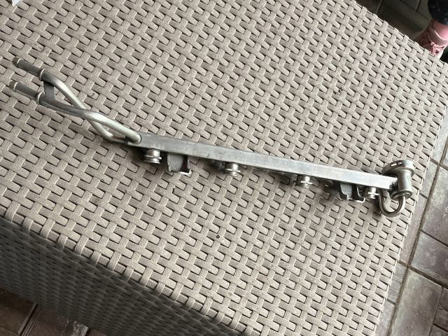 bontott AUDI A3 Porlasztó Sor / Híd