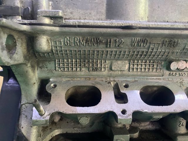 bontott AUDI A3 Motor (Fűzött blokk hengerfejjel)