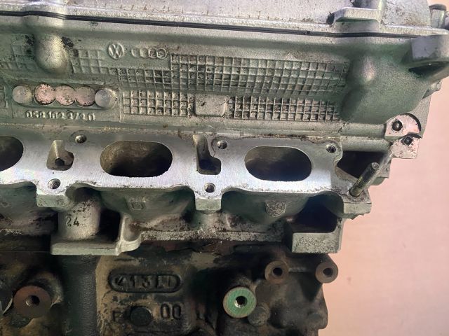 bontott AUDI A3 Motor (Fűzött blokk hengerfejjel)
