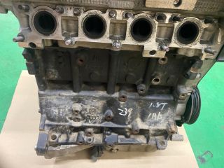 bontott AUDI A3 Motor (Fűzött blokk hengerfejjel)