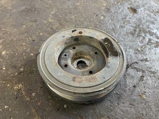 bontott AUDI A3 Főtengely Szíjtárcsa