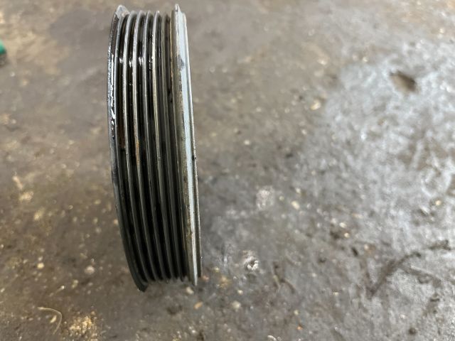 bontott AUDI A3 Főtengely Szíjtárcsa