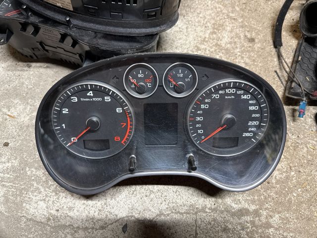 bontott AUDI A3 Kilométeróra