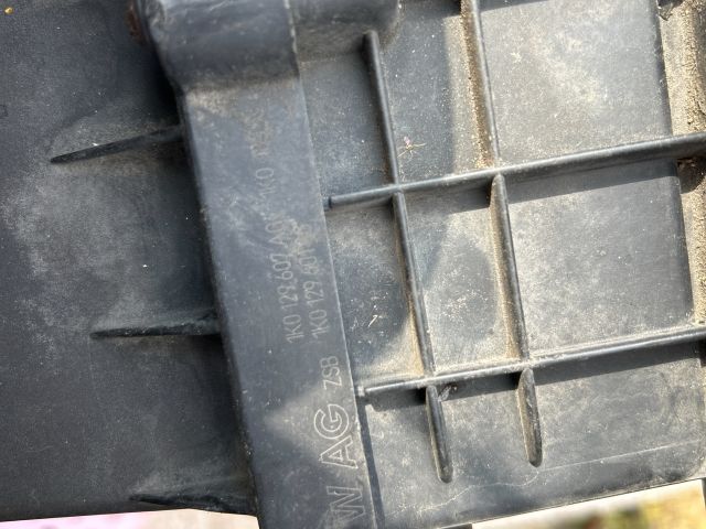 bontott AUDI A3 Légszűrő Ház