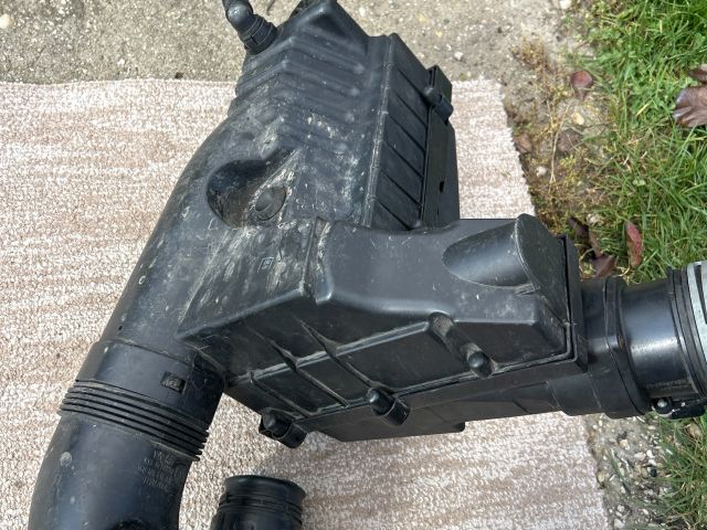 bontott AUDI A3 Légszűrő Ház